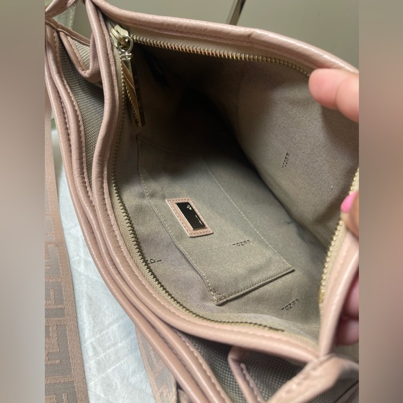 💗RARE FENDI Crossbody Bag - Picture 7 of 16